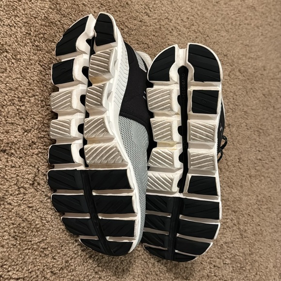 On Running Men's Cloud Hi Edge Shoes - Picture 6 of 12